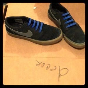 Nike black grey and blue 5Y skater shoes